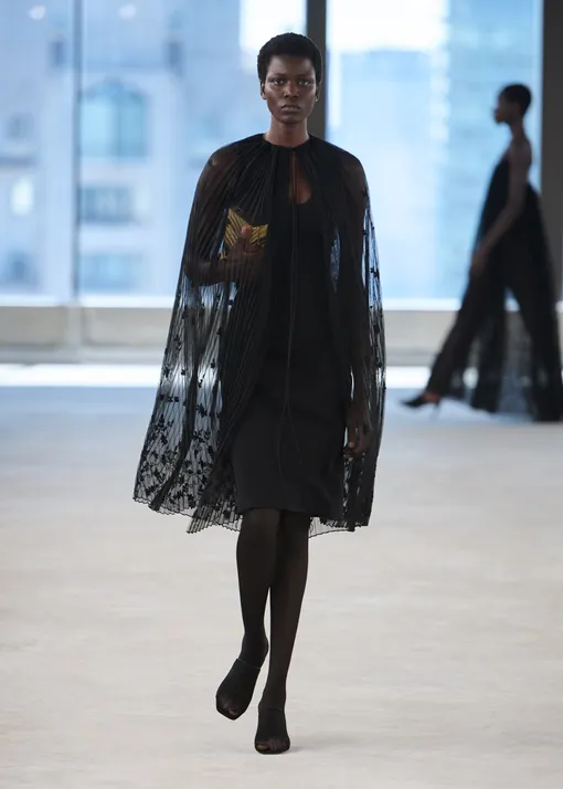 Toteme весна-лето 2025 Toteme весна-лето 2025