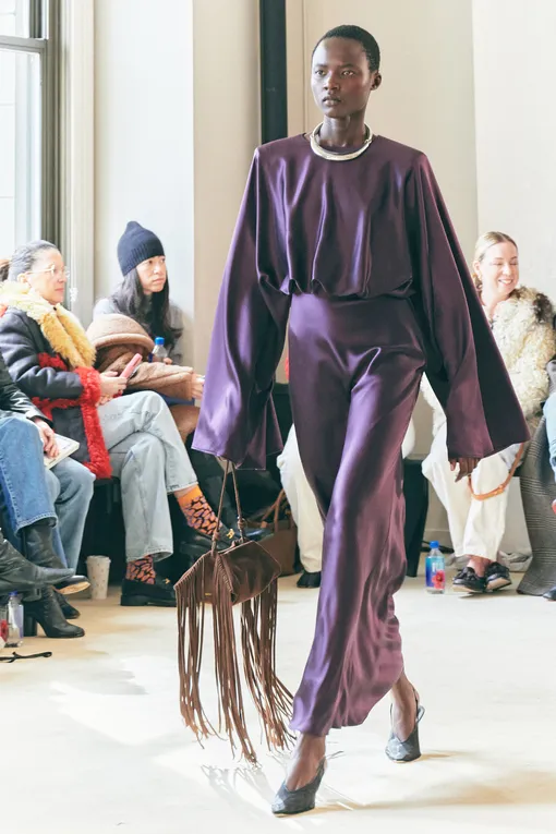 Altuzarra осень-зима 2025 Altuzarra осень-зима 2025