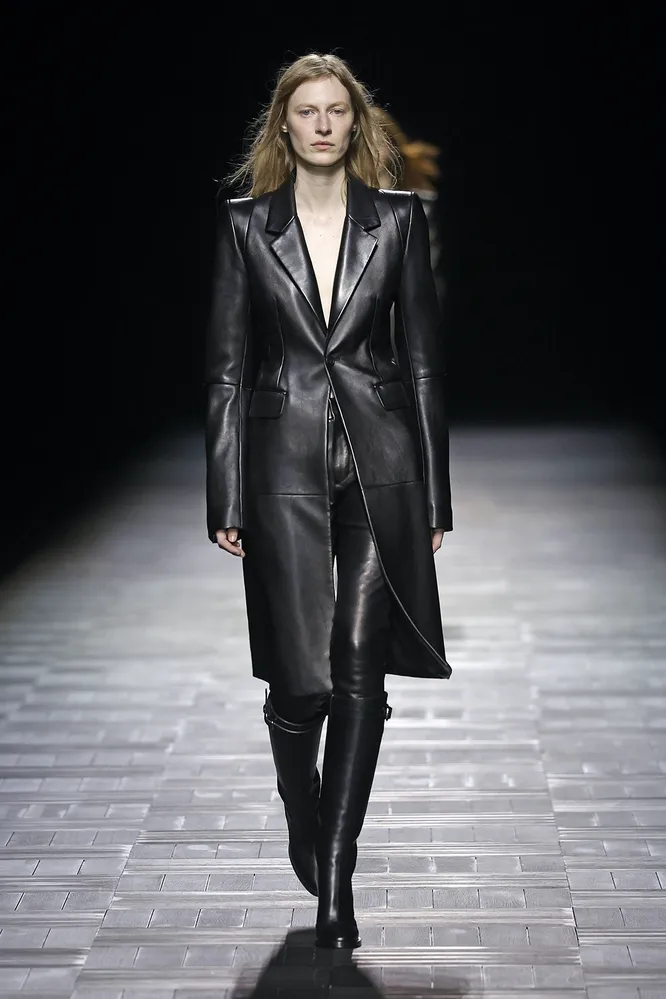 ANN DEMEULEMEESTER осень-зима 2023/24