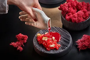 Устали от обычной доставки или хочется полениться? Заказывайте романтический ужин и бар на дому от Touch