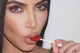 Ким Кардашьян оказалась в центре скандала из-за леденцов для похудения