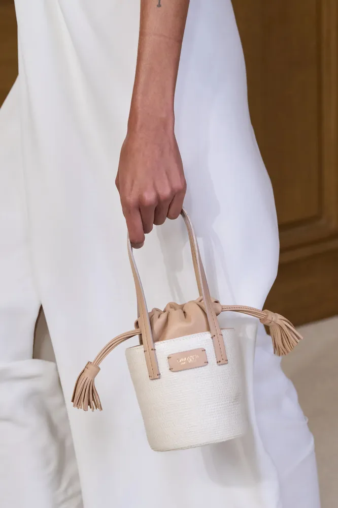 Giambattista Valli весна-лето 2025 Giambattista Valli весна-лето 2025
