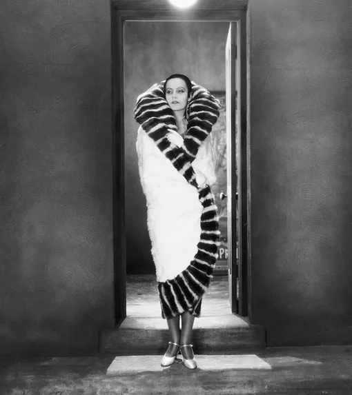 КАДР ИЗ ФИЛЬМА «ПОТОК», 1926 КАДР ИЗ ФИЛЬМА «ПОТОК», 1926