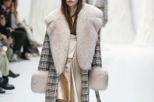 Самое модное пальто сезона — с меховой оторочкой Самое модное пальто сезона — с меховой оторочкой