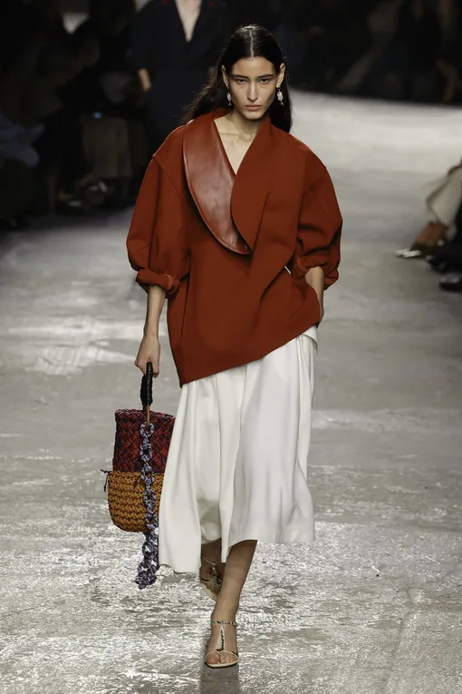 Bottega Veneta весна-лето 2025