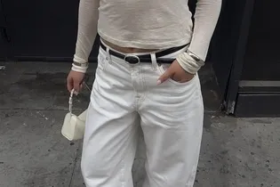 Где купить белые джинсы на весну-2026