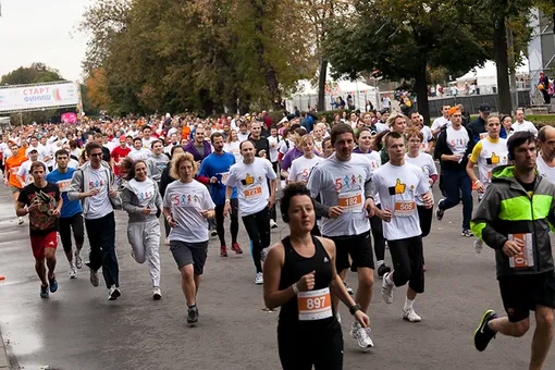 Благотворительный забег в Парке Горького Благотворительный забег в Парке Горького