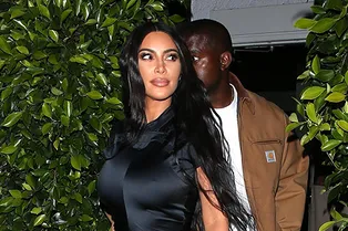 Босоножки на спирали и крошечная талия: Ким Кардашьян на свидании с Канье Уэстом