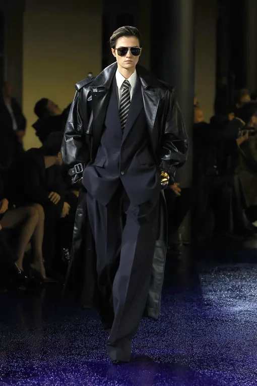 Saint Laurent весна-лето 2025 Saint Laurent весна-лето 2025