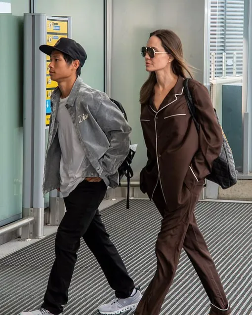Анджелина Джоли с сыном Паксом в Лондоне