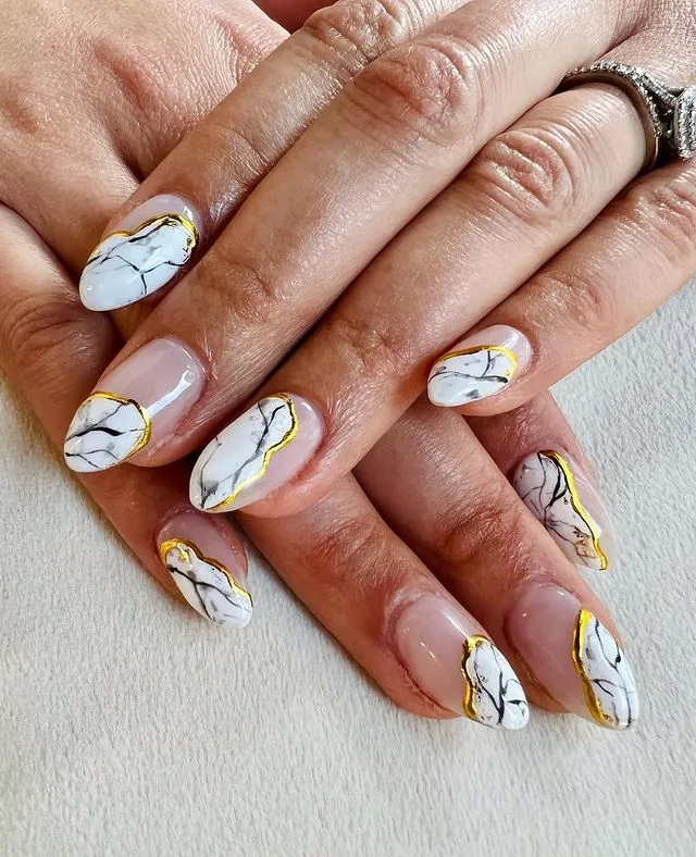 @badwitchnails