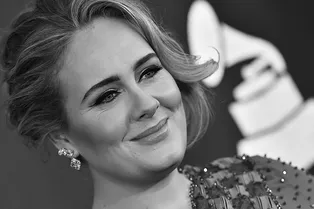 Новая фигура и миллион лайков: Адель поделилась редкими кадрами в честь Рождества