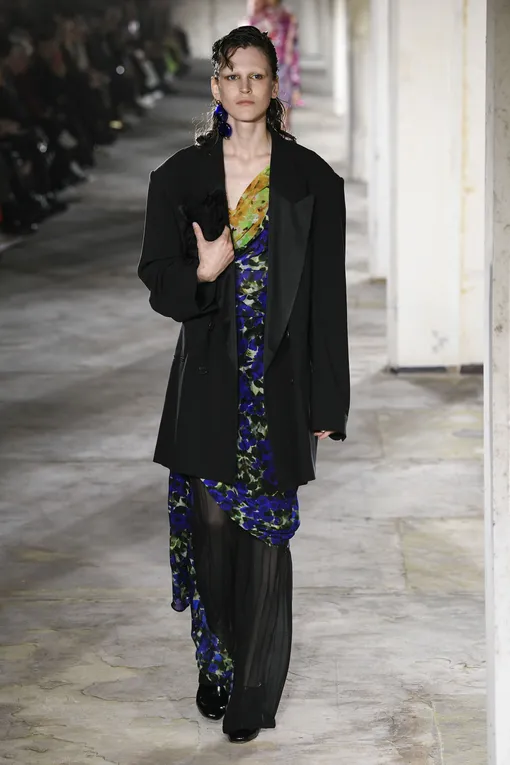 Dries Van Noten весна-лето 2023 Dries Van Noten весна-лето 2023