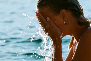 4 главные ошибки при увлажнении, из-за которых кожа постоянно сохнет