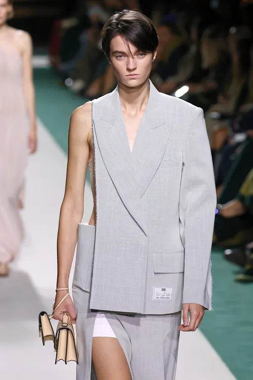 Victoria Beckham весна-лето 2025 Victoria Beckham весна-лето 2025