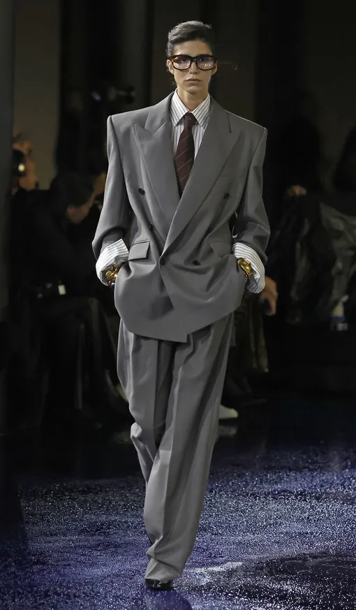 Saint Laurent весна-лето 2025 Saint Laurent весна-лето 2025