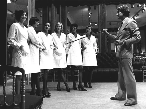 Ив Сен-Лоран с моделями, 1967 г.