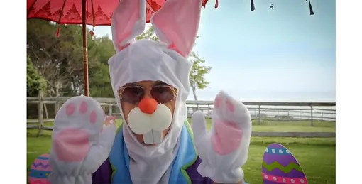Роберт Дауни — младший в костюме пасхального кролика