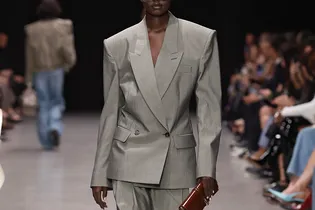 Какой пиджак купить на весну-2026?