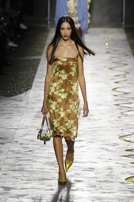 Versace весна-лето 2025 Versace весна-лето 2025