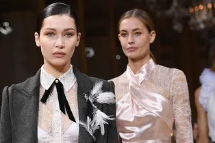 Ювелирные птицы и шубы из перьев в новой коллекции Lanvin Ювелирные птицы и шубы из перьев в новой коллекции Lanvin