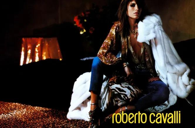 Рекламная кампания ROBERTO CAVALLI осень-зима 2002/03