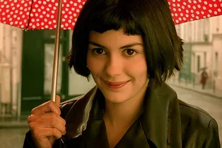 Фильму «Амели» — 20 лет! Разбираем гардероб главной героини