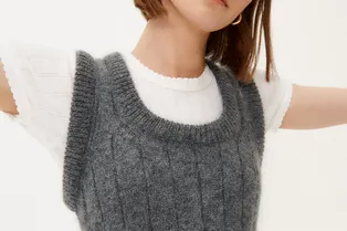 Самый модный способ утеплиться — носите трикотажный жилет