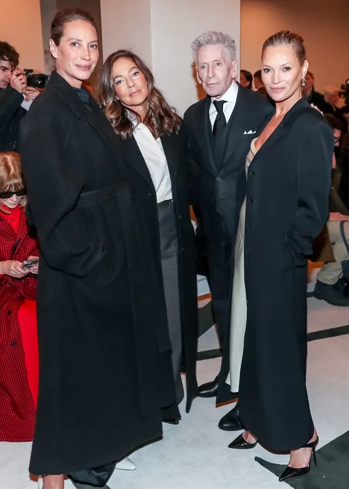 Кристи Тарлингтон, Келли и Кельвин Кляйн, Кейт Мосс на показе Calvin Klein осень-зима 2025/26 Кристи Тарлингтон, Келли и Кельвин Кляйн, Кейт Мосс на показе Calvin Klein осень-зима 2025/26