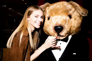 Ясмина Муратович и Наталья Бардо на открытии Ralph's Coffee в ЦУМе