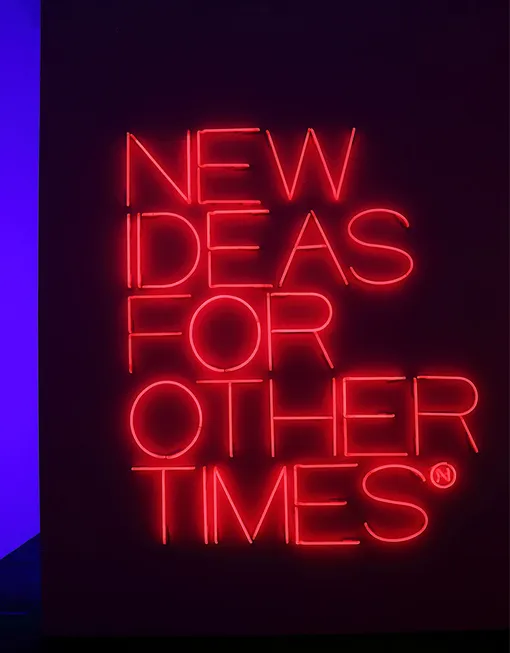 Maurizio Nannucci. New Times for the Other Ideas, New Ideas for the other times, 2017 год Maurizio Nannucci. New Times for the Other Ideas, New Ideas for the other times, 2017 год