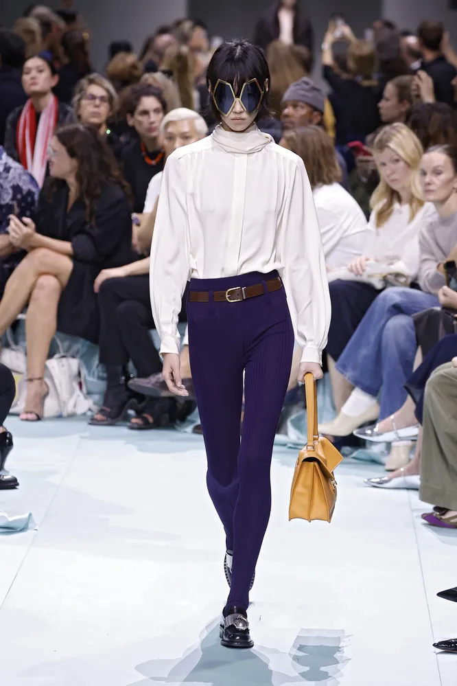 Prada весна-лето 2025