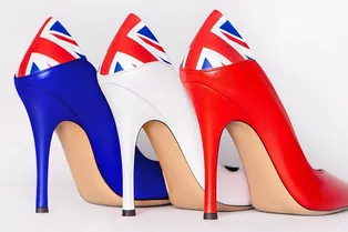 26 безупречных лодочек Aleksander Siradekian с флагами для модной кругосветки