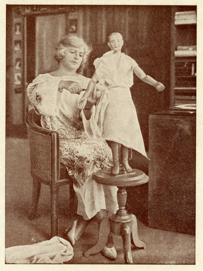 Мадлен Вионне использовала деревянный манекен для создания своих модных моделей, 1930 год