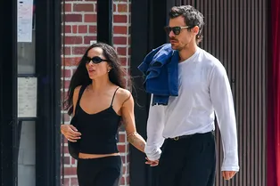 Cамая модная пара прямо сейчас: из чего состоит стиль Зои Кравиц и Гарри Стайлса Cамая модная пара прямо сейчас: из чего состоит стиль Зои Кравиц и Гарри Стайлса