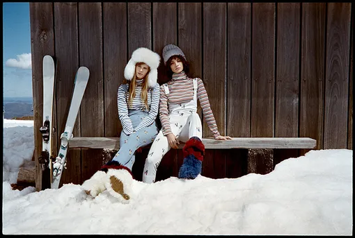 Слева направо: свитер Moncler Grenoble, 45 210 руб.; комбинезон, 38 280 руб.; шапка, 160 050 руб.; ботинки, 144 540 руб.; свитер, 45 210 руб.; комбинезон, 69 300 руб.; шапка, 24 090 руб.; ботинки, 144 672 руб.; все доступно на moncler.com Слева направо: свитер Moncler Grenoble, 45 210 руб.; комбинезон, 38 280 руб.; шапка, 160 050 руб.; ботинки, 144 540 руб.; свитер, 45 210 руб.; комбинезон, 69 300 руб.; шапка, 24 090 руб.; ботинки, 144 672 руб.; все доступно на moncler.com