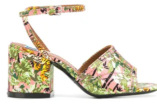 12 пар босоножек на низком и устойчивом каблуке, от которых мы без ума