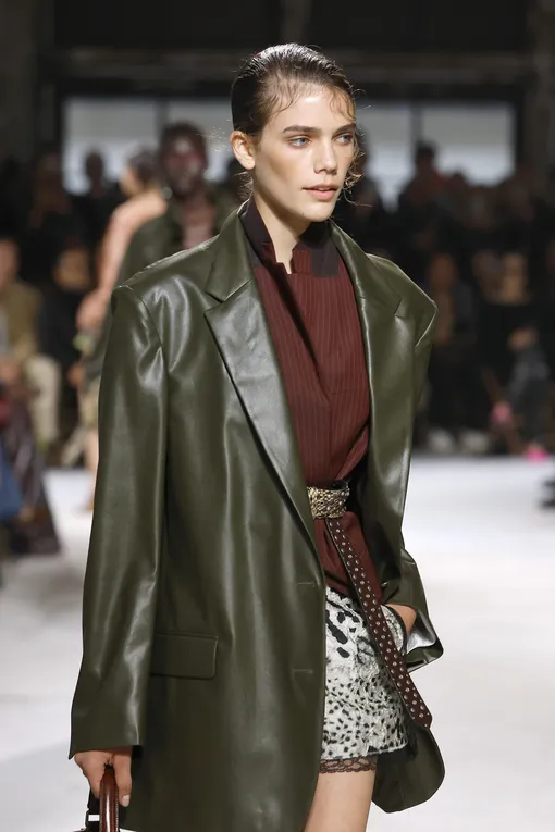 DRIES VAN NOTEN весна-лето 2025 DRIES VAN NOTEN весна-лето 2025