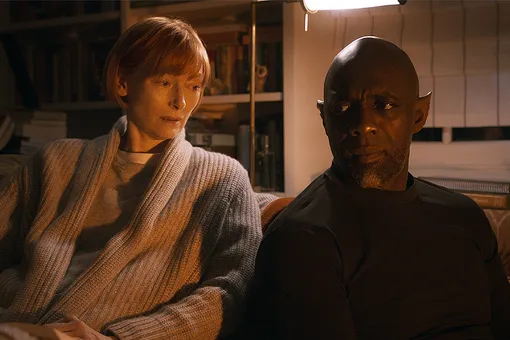 Тильда Суинтон и Идрис Эльба в фильме «Три тысячи лет желаний» (2022) Тильда Суинтон и Идрис Эльба