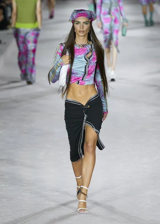 Versace весна-лето 2022