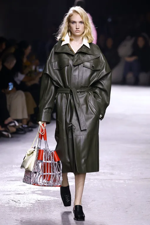 Bottega Veneta весна-лето 2025