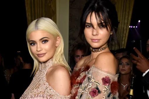 Кендалл и Кайли Дженнер написали научно-фантастический роман