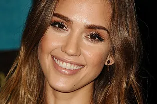 Объемные длинные ресницы: 3 лучших совета звезд