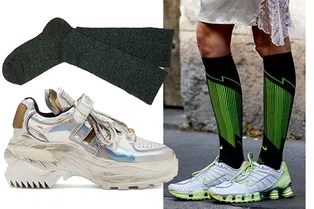 Массивные кроссовки + длинные носки — практичное сочетание для тех, кто не любит сапоги