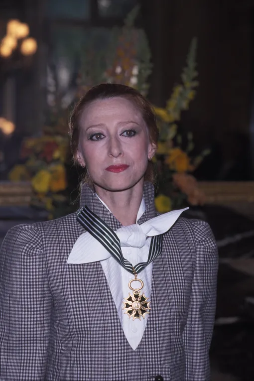 Майя Плисецкая получает Орден Почетного легиона в Париже, 1985 Майя Плисецкая получает Орден Почетного легиона в Париже, 1985