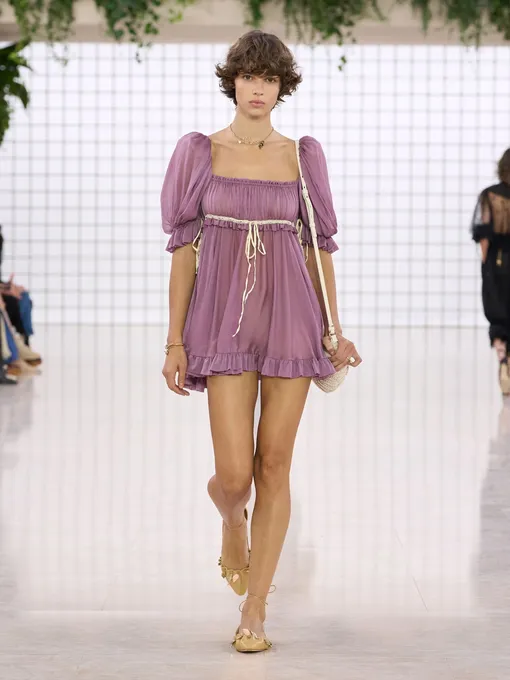 Chloé весна-лето 2025 Chloé весна-лето 2025