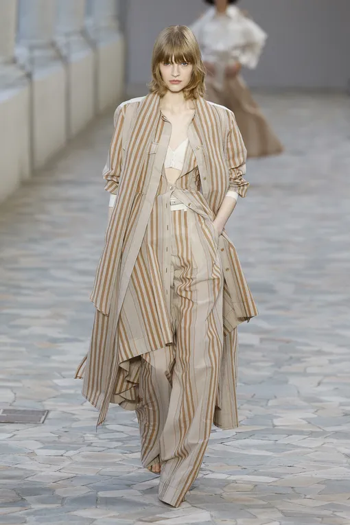 Alberta Ferretti весна-лето 2025