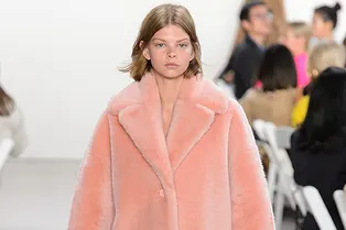 Минимализм на каждый день: 25 осенних образов в коллекции Mansur Gavriel