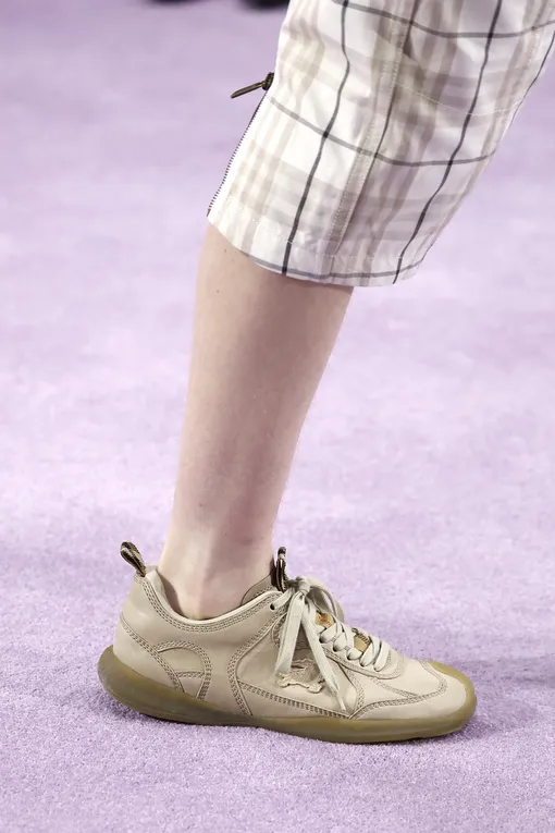 Burberry весна-лето 2025 Burberry весна-лето 2025