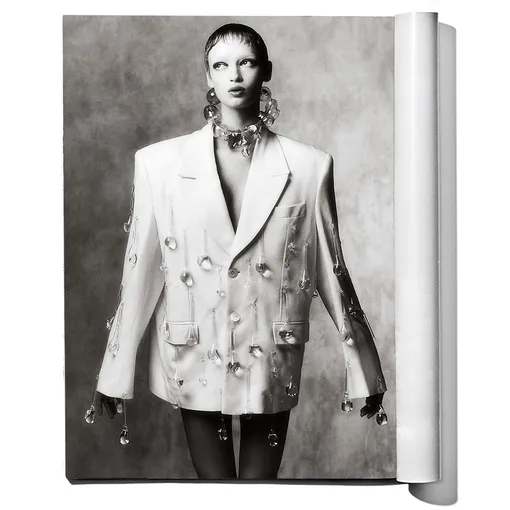 Модель в LUCAS LEÃO в съемке VOGUE BRASIL Модель в LUCAS LEÃO в съемке VOGUE BRASIL